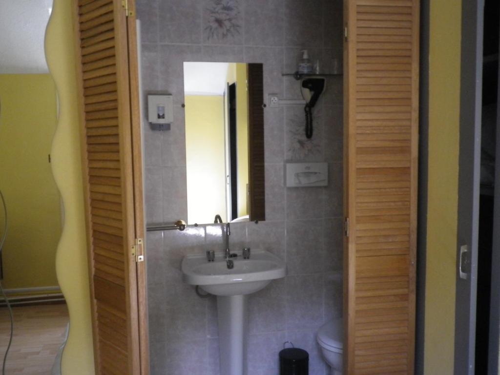 Hotel Ermitage Du Moulin Labotte Haybes Δωμάτιο φωτογραφία